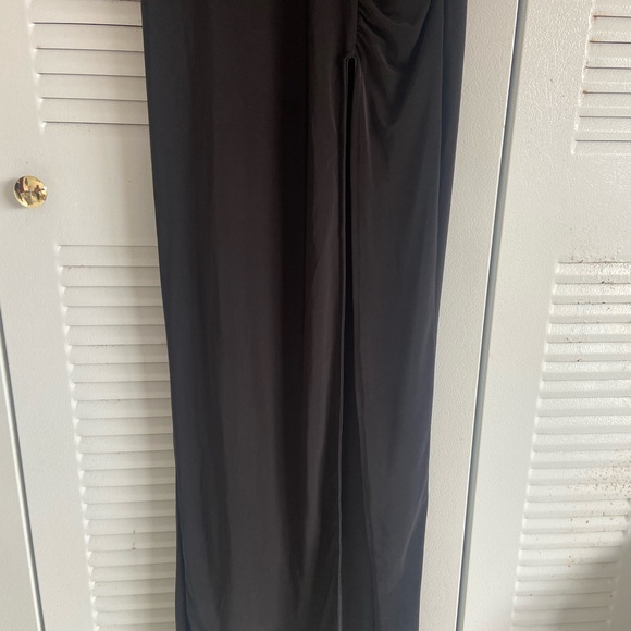 Gown-Formal-Black - Picture 3 of 4